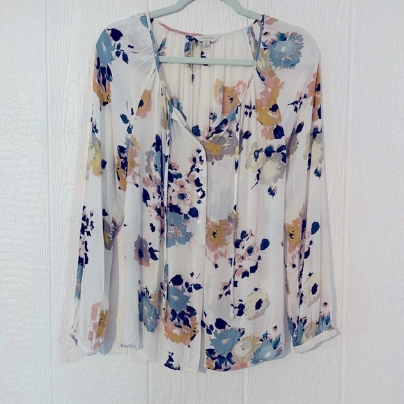 Lucky brand floral top size small - Picture 1 of 4